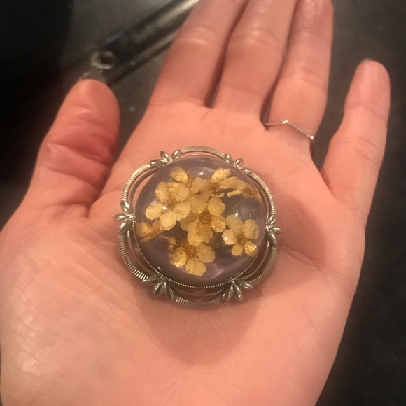 Vintage Bubble Brooch/Pendant with real flowers. - Picture 4 of 7